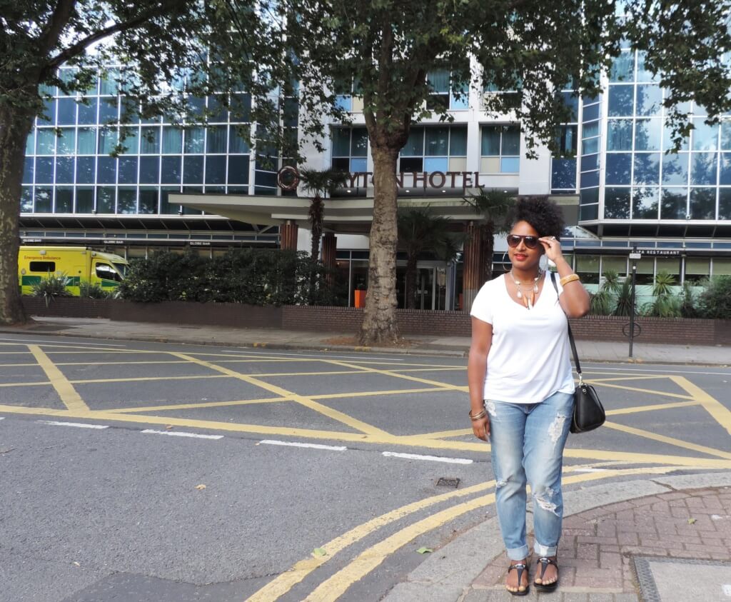 White Tee_Boyfriend jeans 1