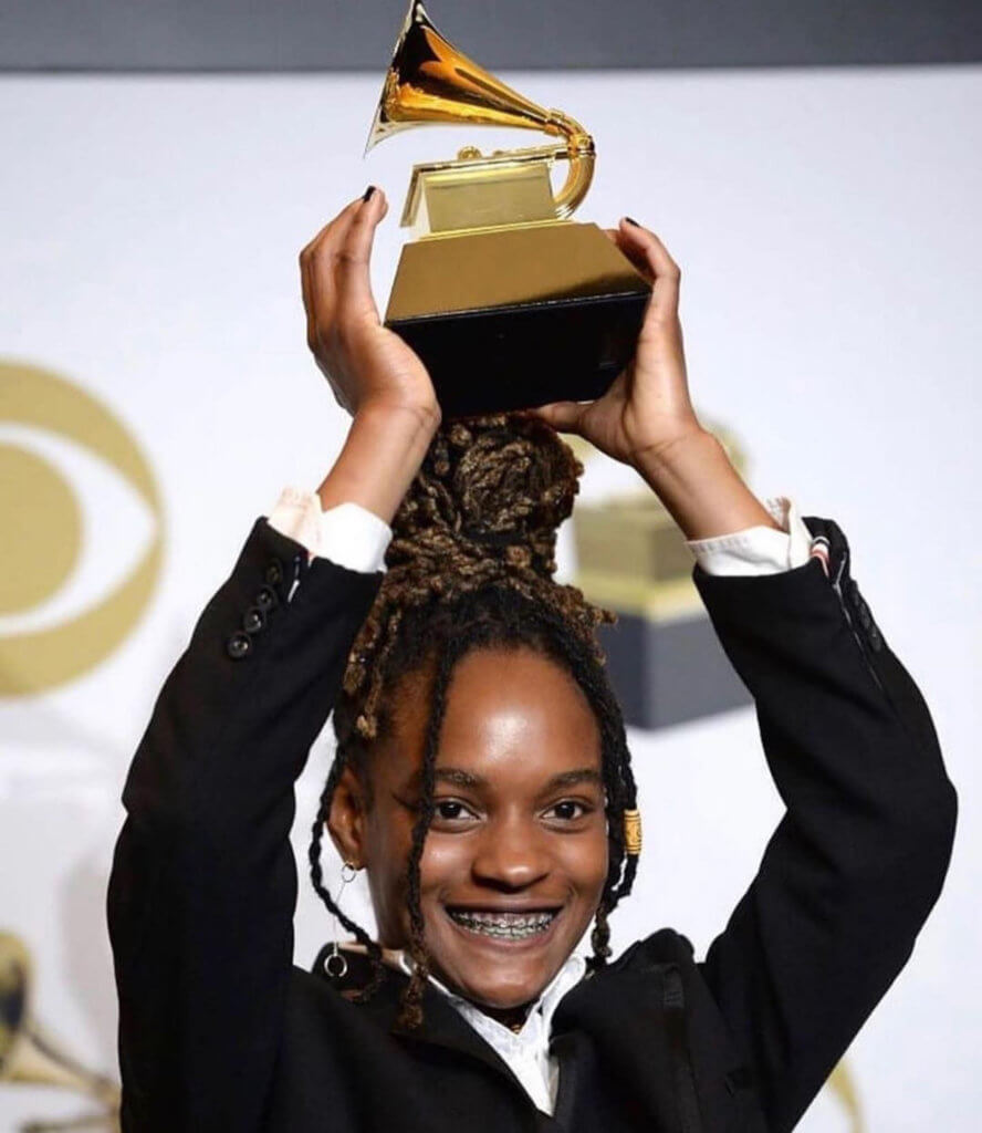 Musique : La Chanteuse Koffee Remporte Un Grammy Du Meilleur Album Reggae À 19 Ans